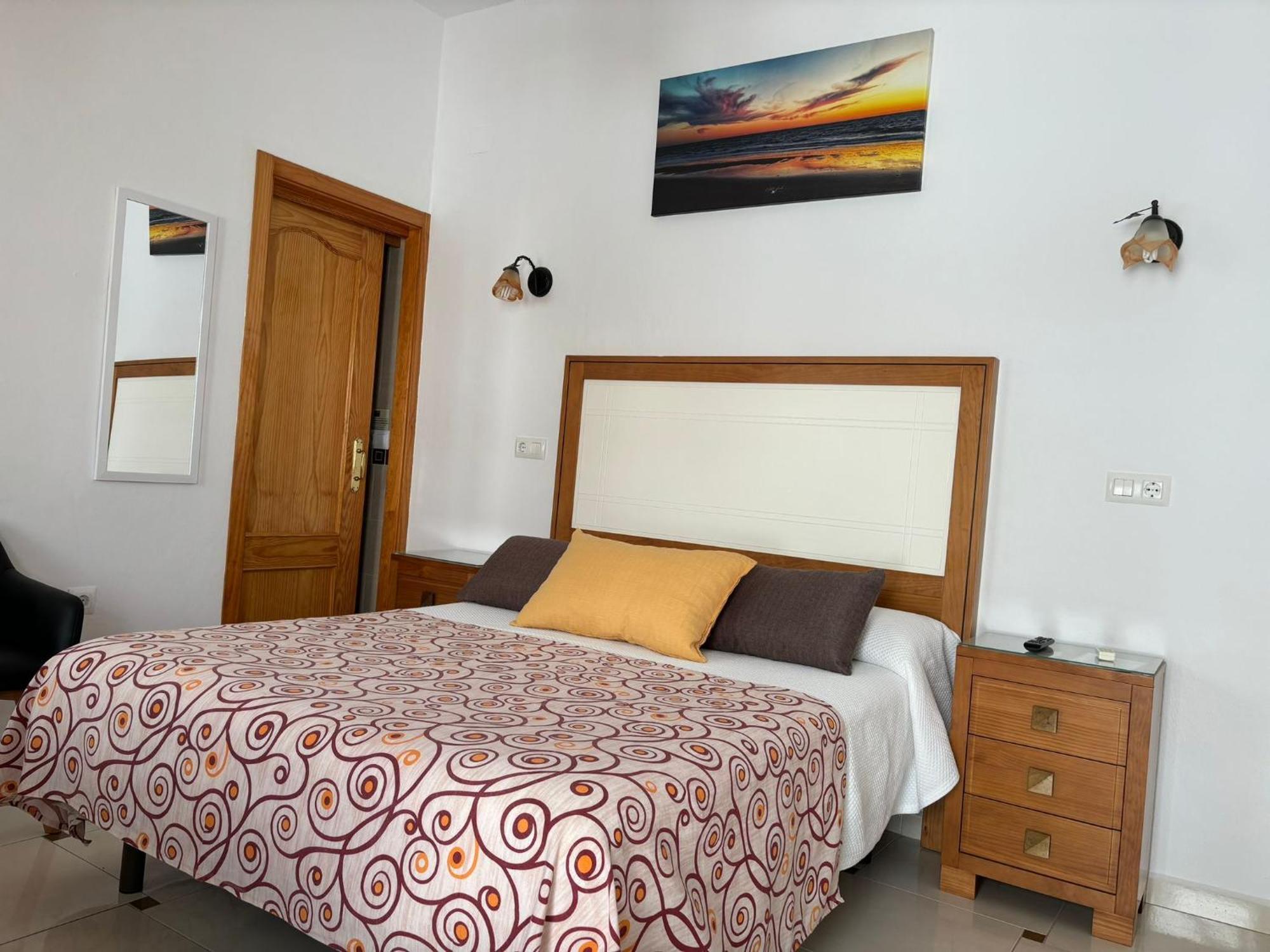 Hostal Los Arcos Hotel Chipiona Kültér fotó